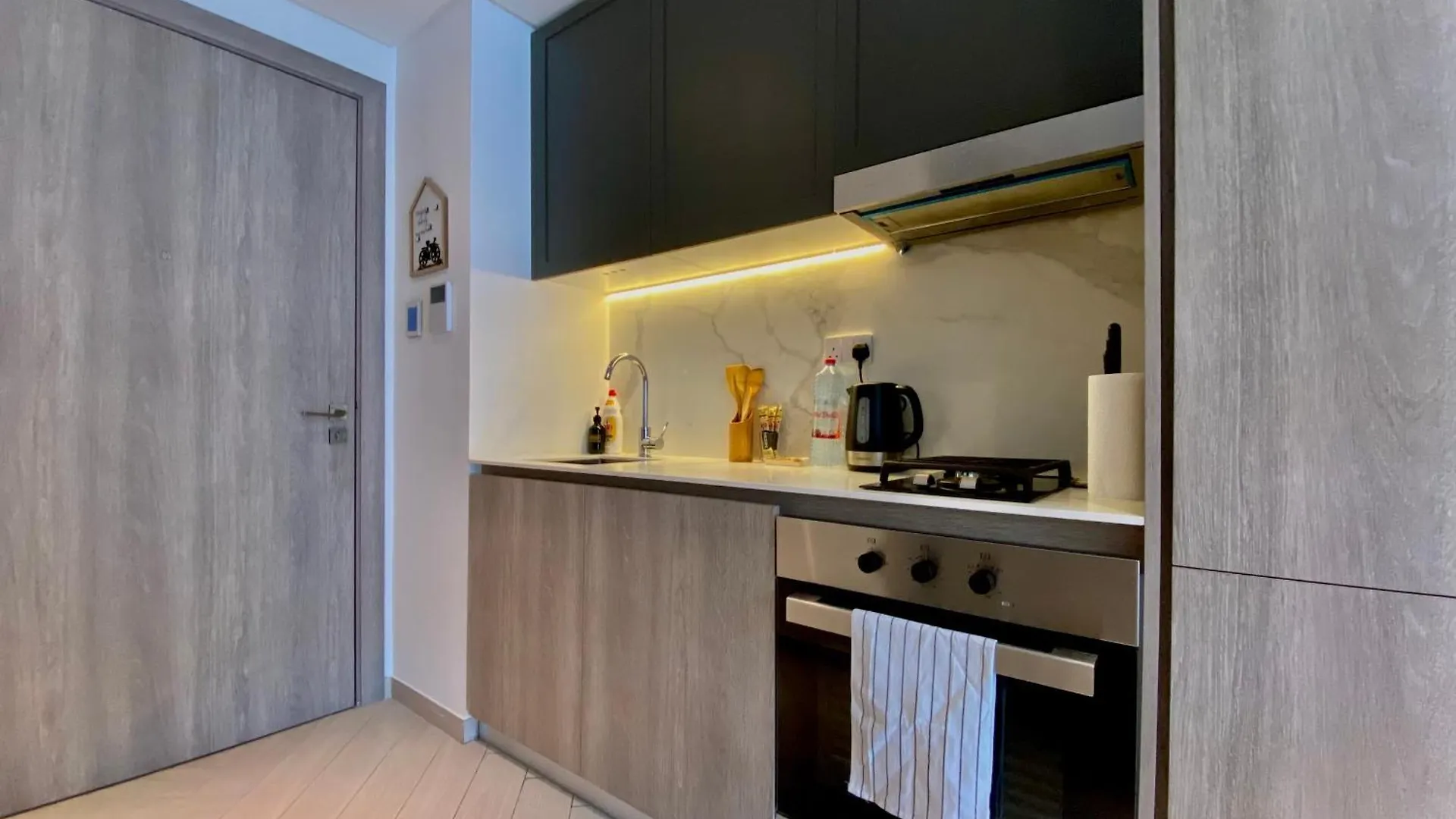 Trendy Studio With Top Amenities Dubai United Arab Emirates