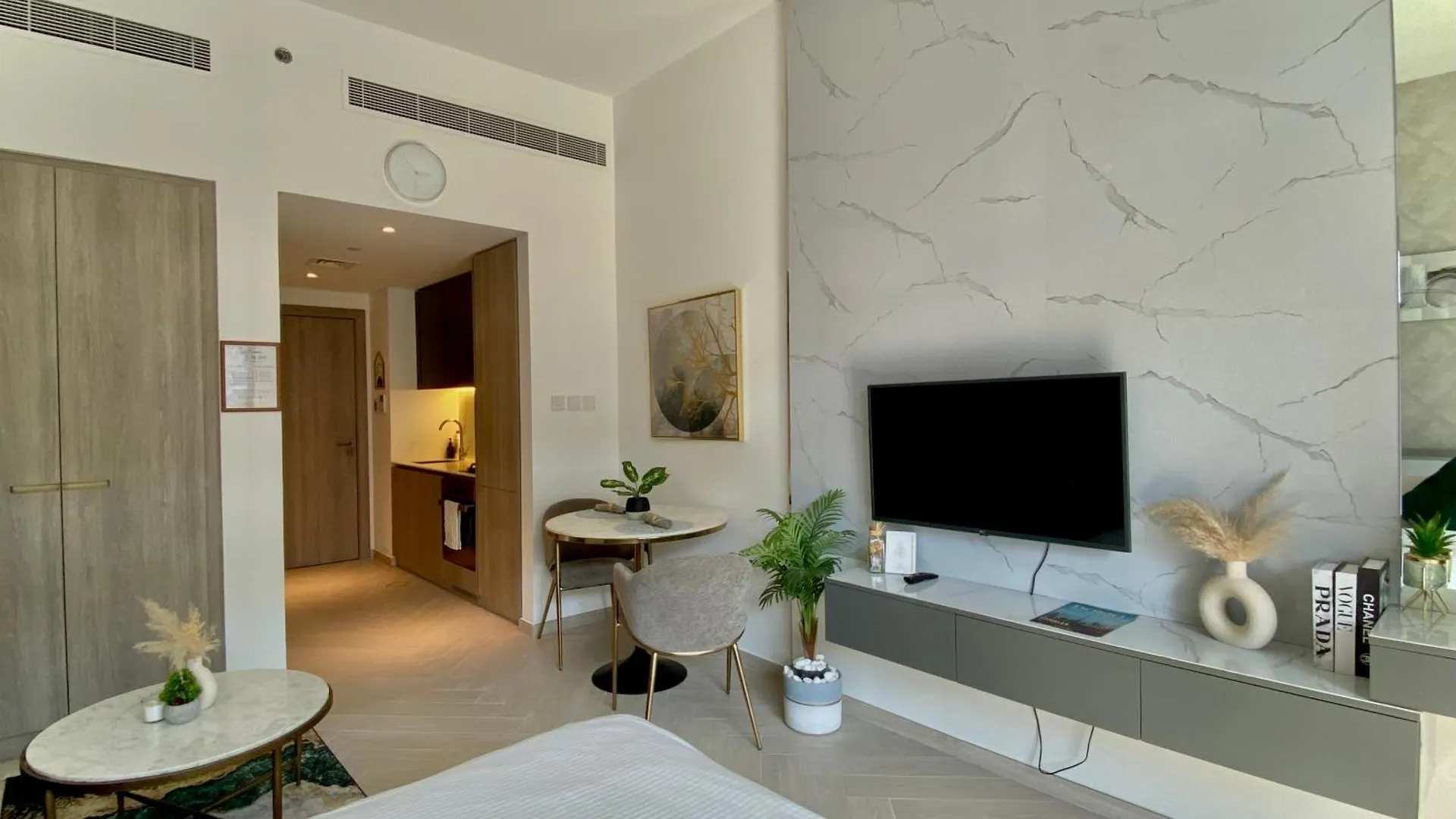 Trendy Studio With Top Amenities Dubai