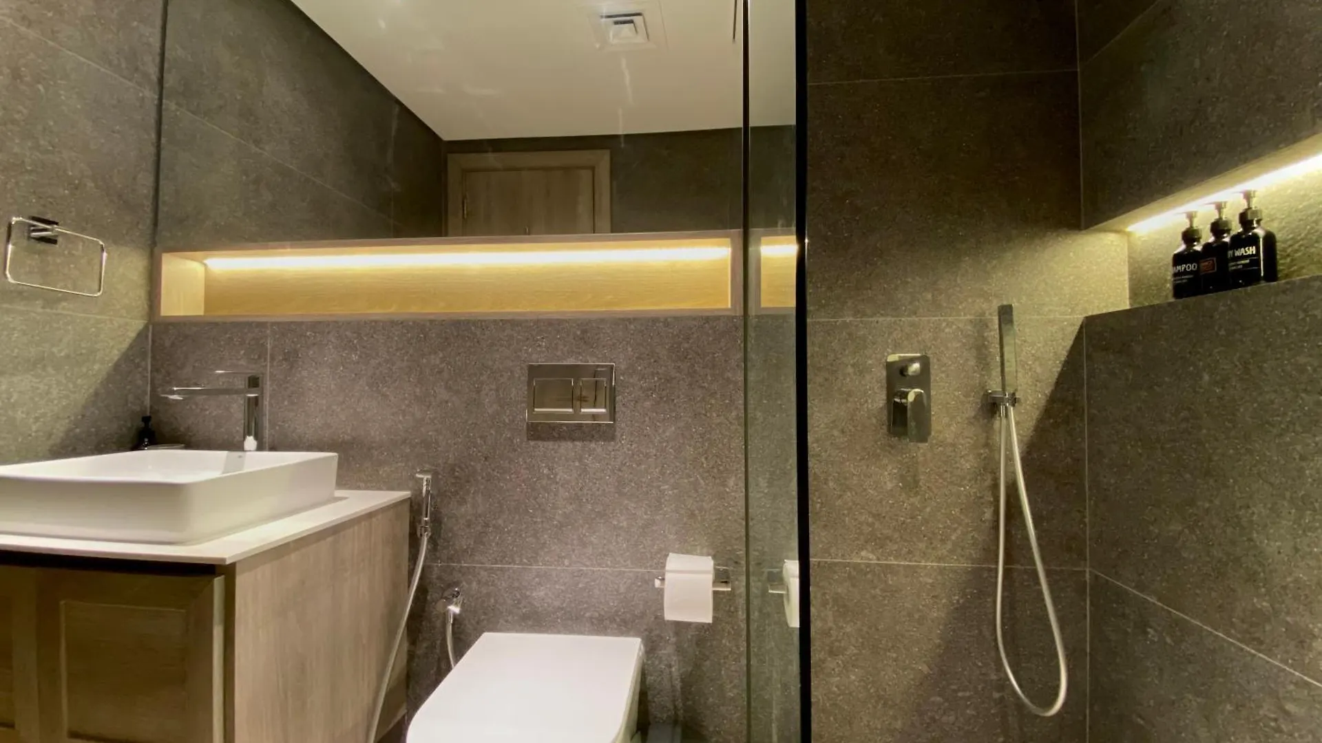 Trendy Studio With Top Amenities Dubai
